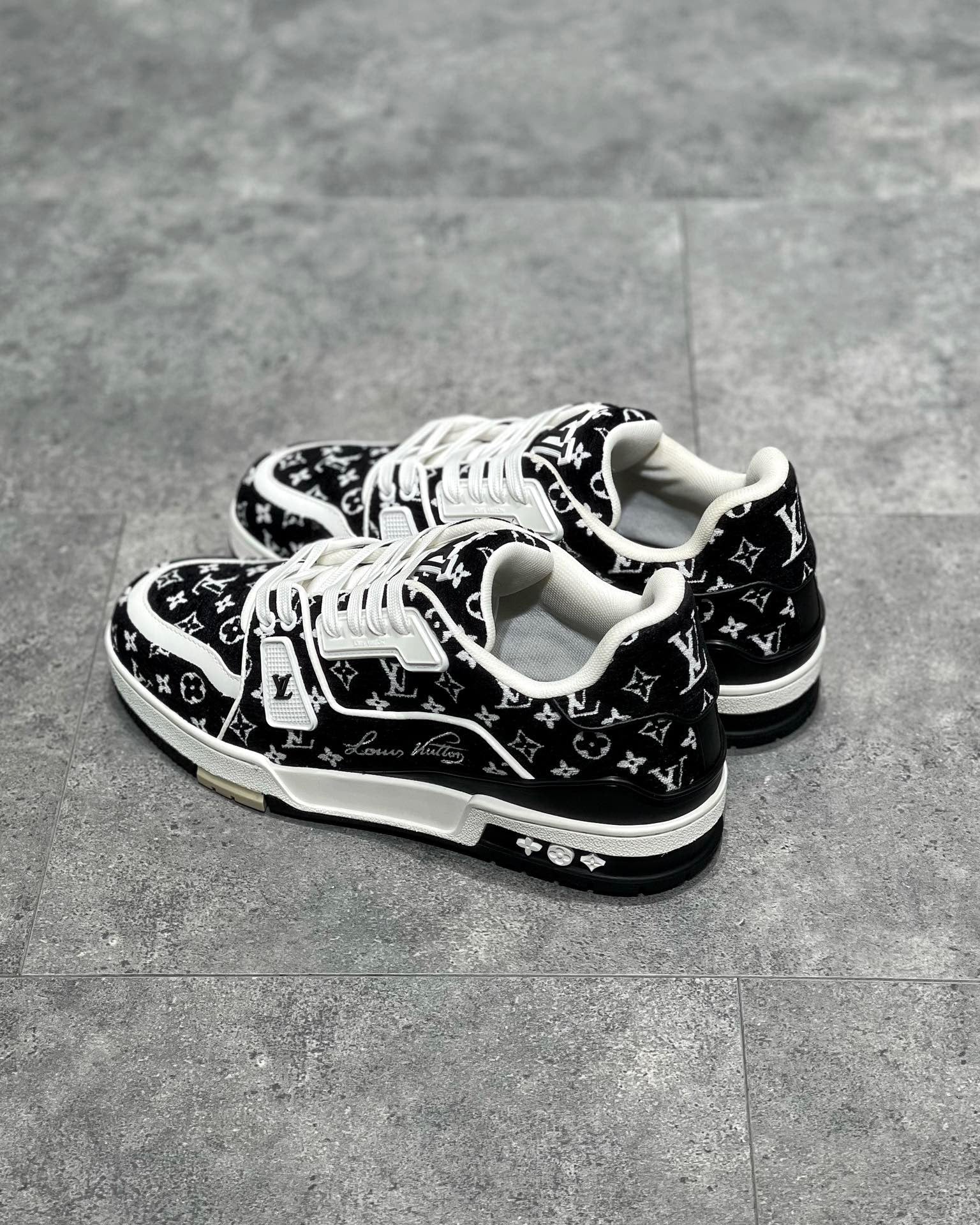 LOU TRAINERS