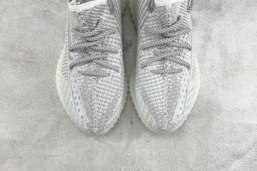 YEEZY BOOST 350 V2