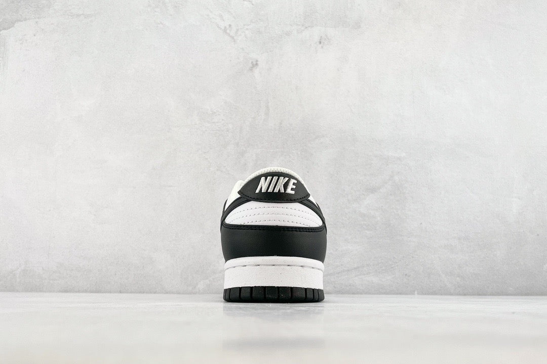DUNK LOW BLACK / WHITE