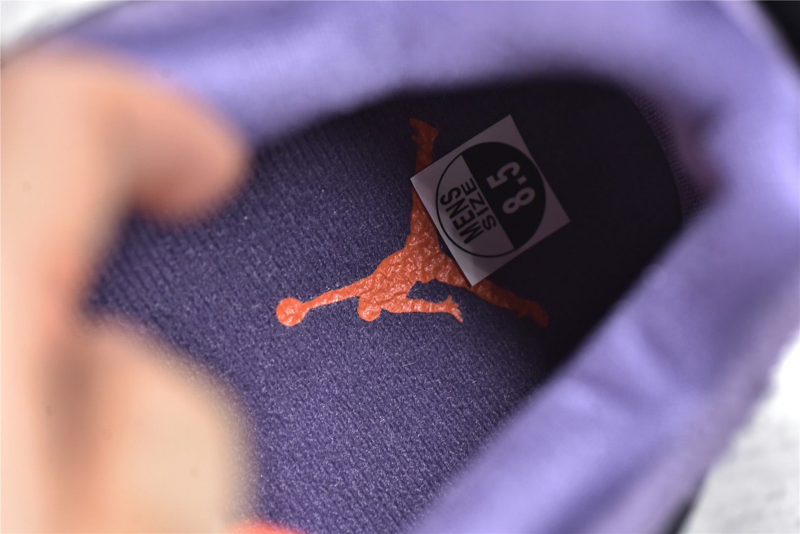 NIKE JORDAN 4 RETRO
