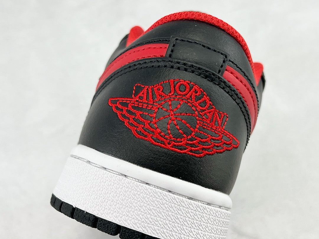 JORDAN 1 LOW WHITE TOE