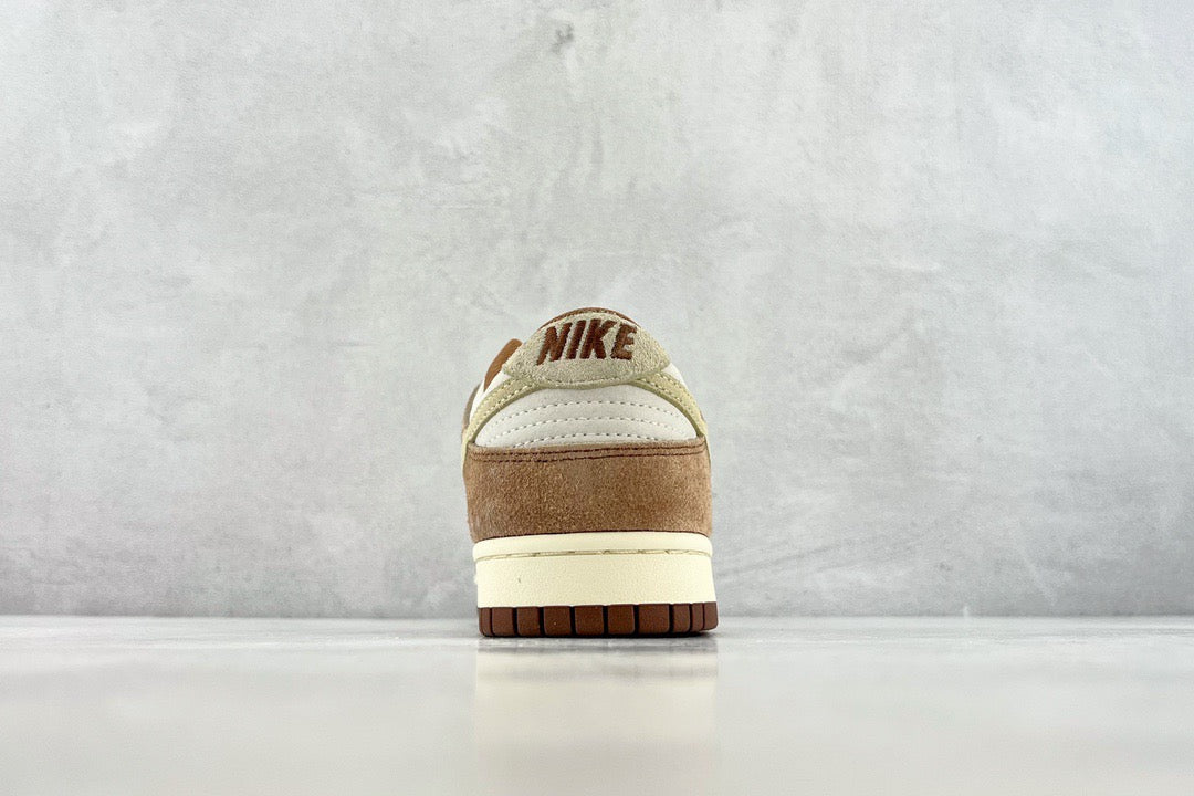 DUNK LOW MEDIUM CURRY