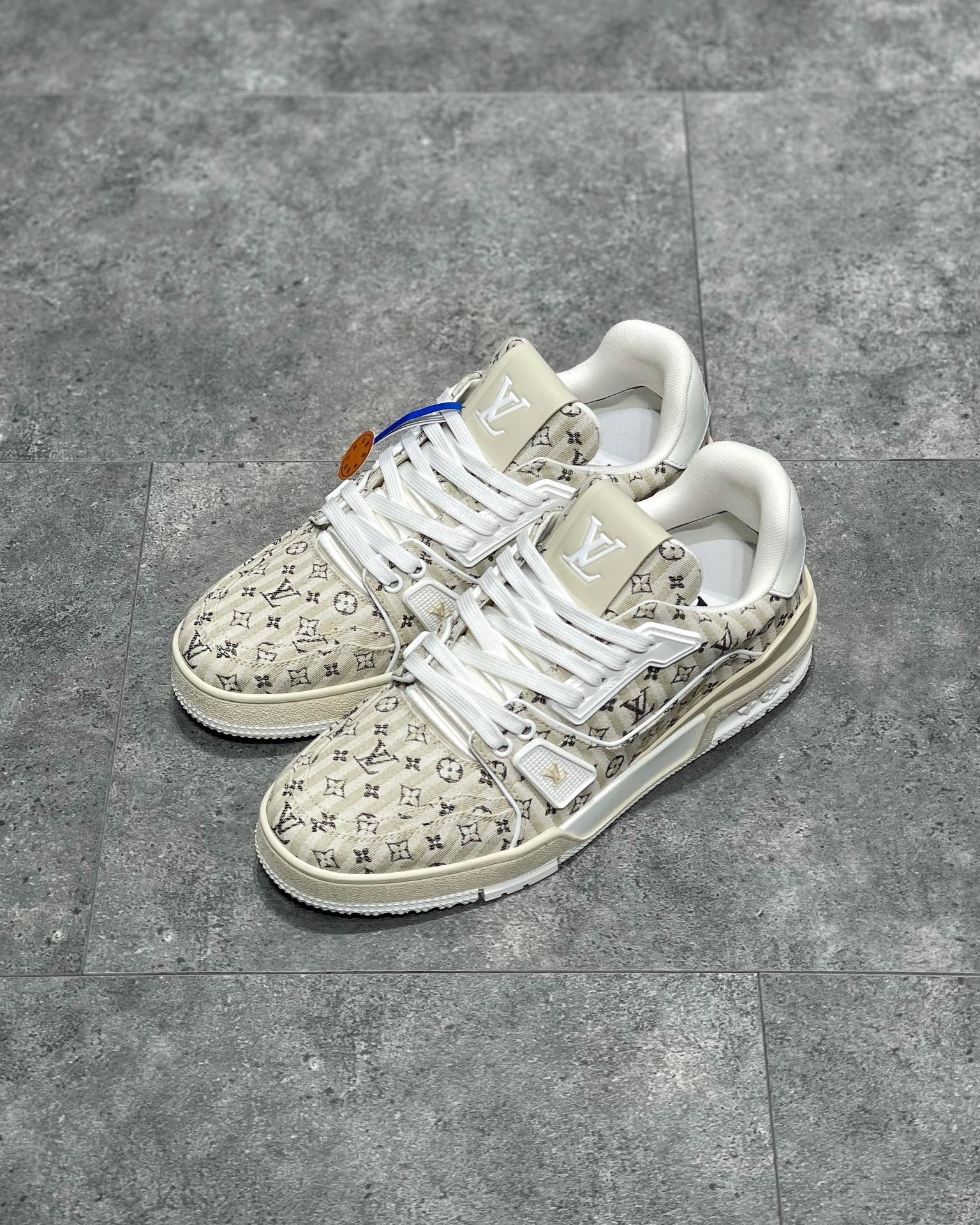 LOU TRAINERS