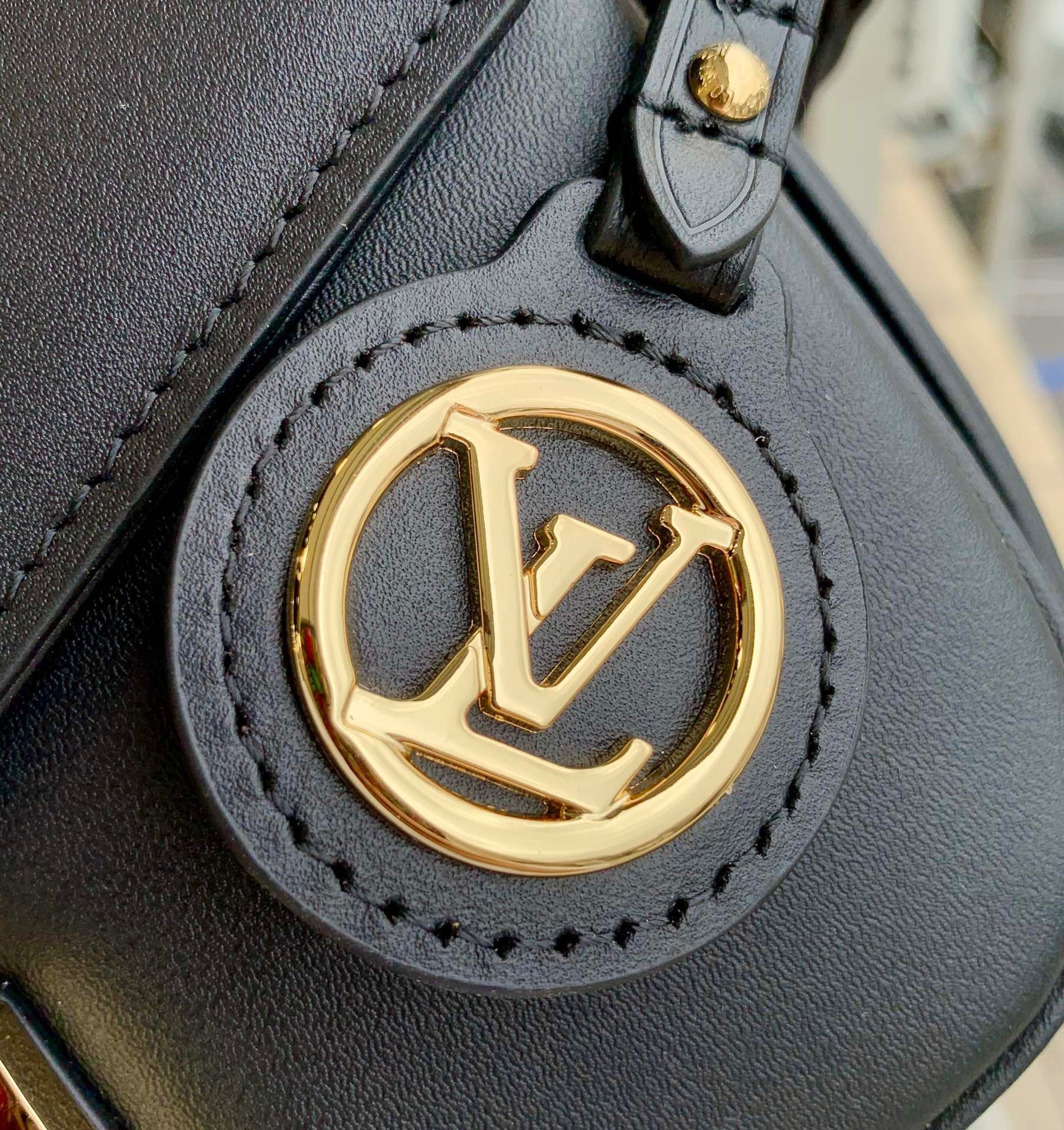 LOU SWING BAG