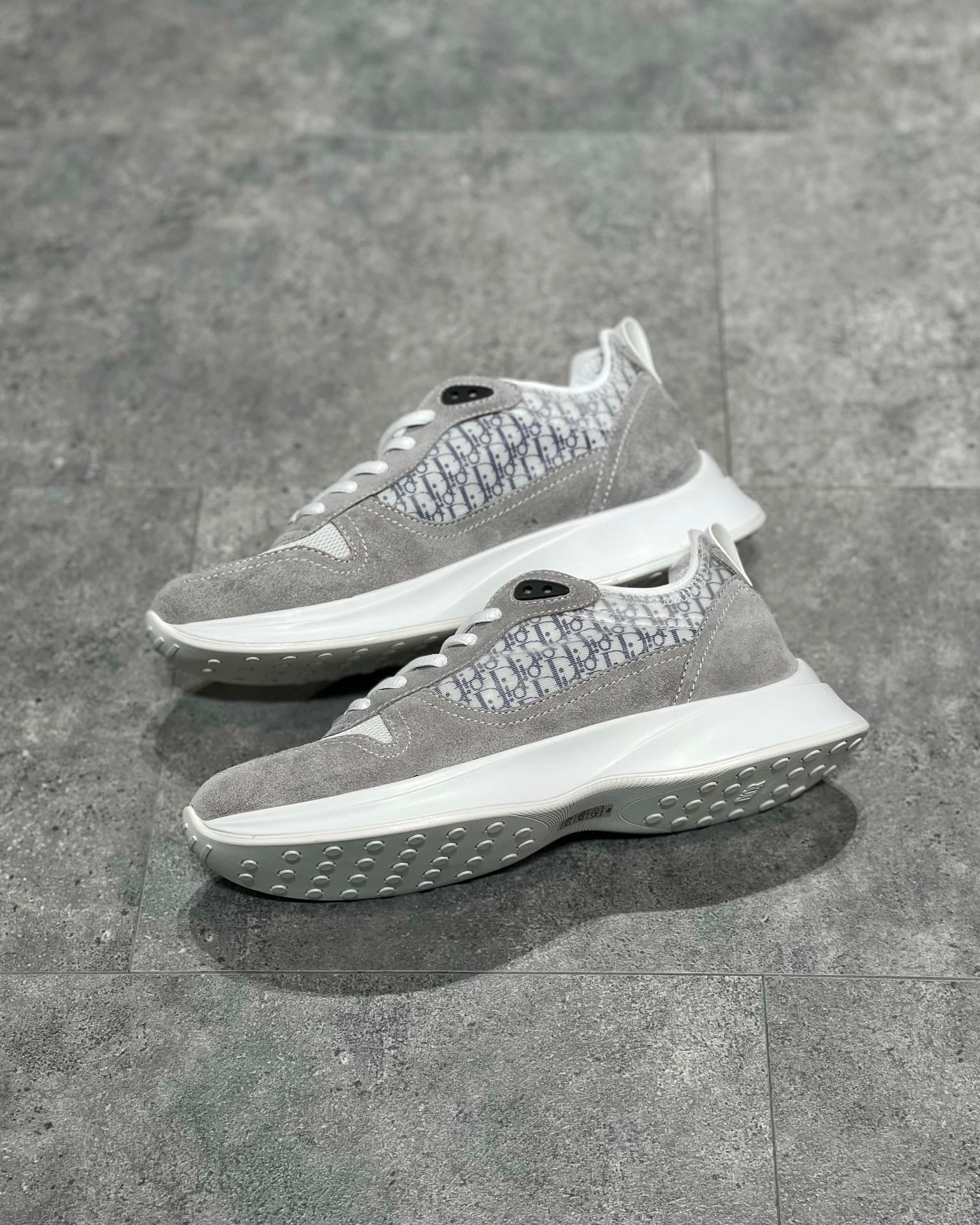 CD B25 SNEAKERS