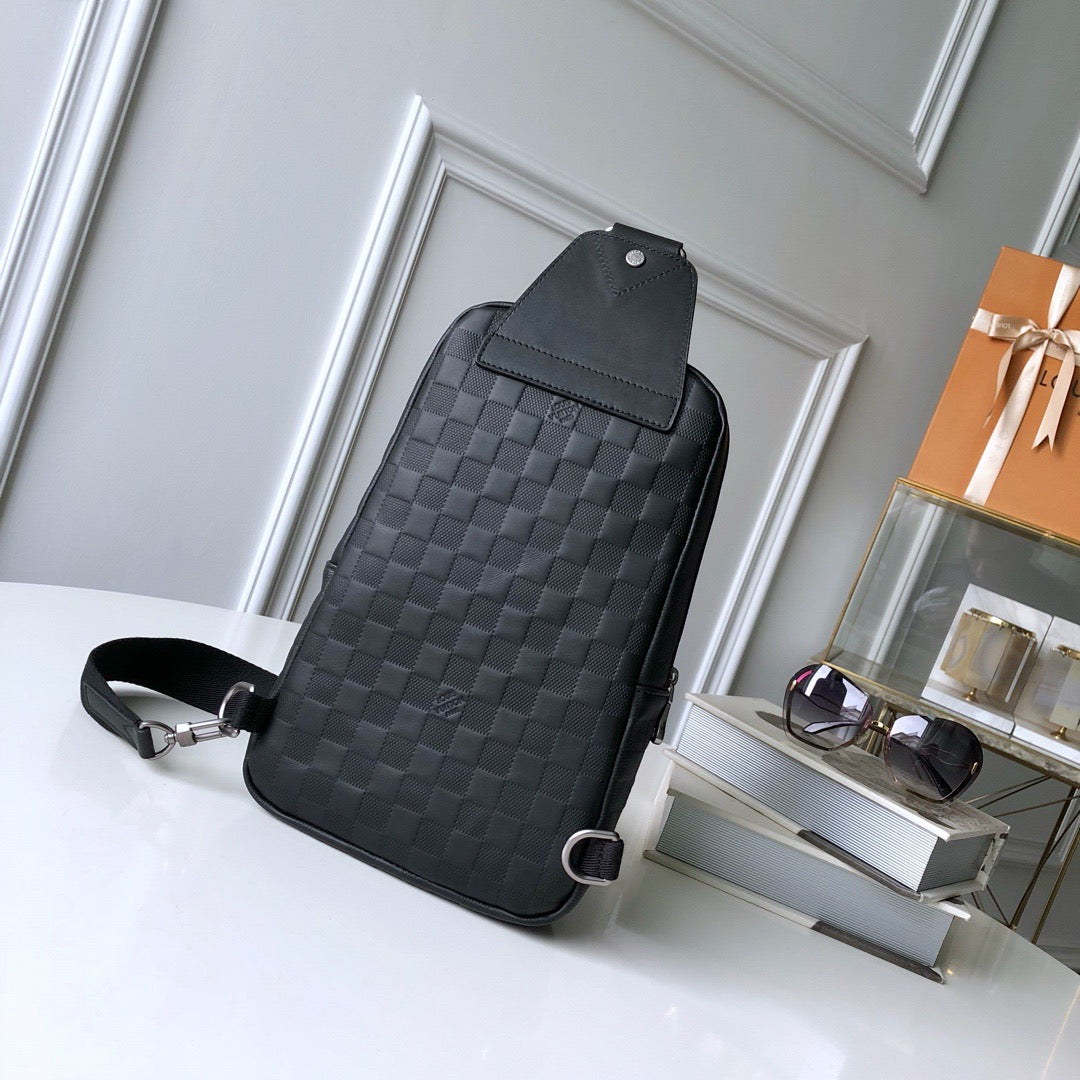 LOU AVENUE SLING BAG