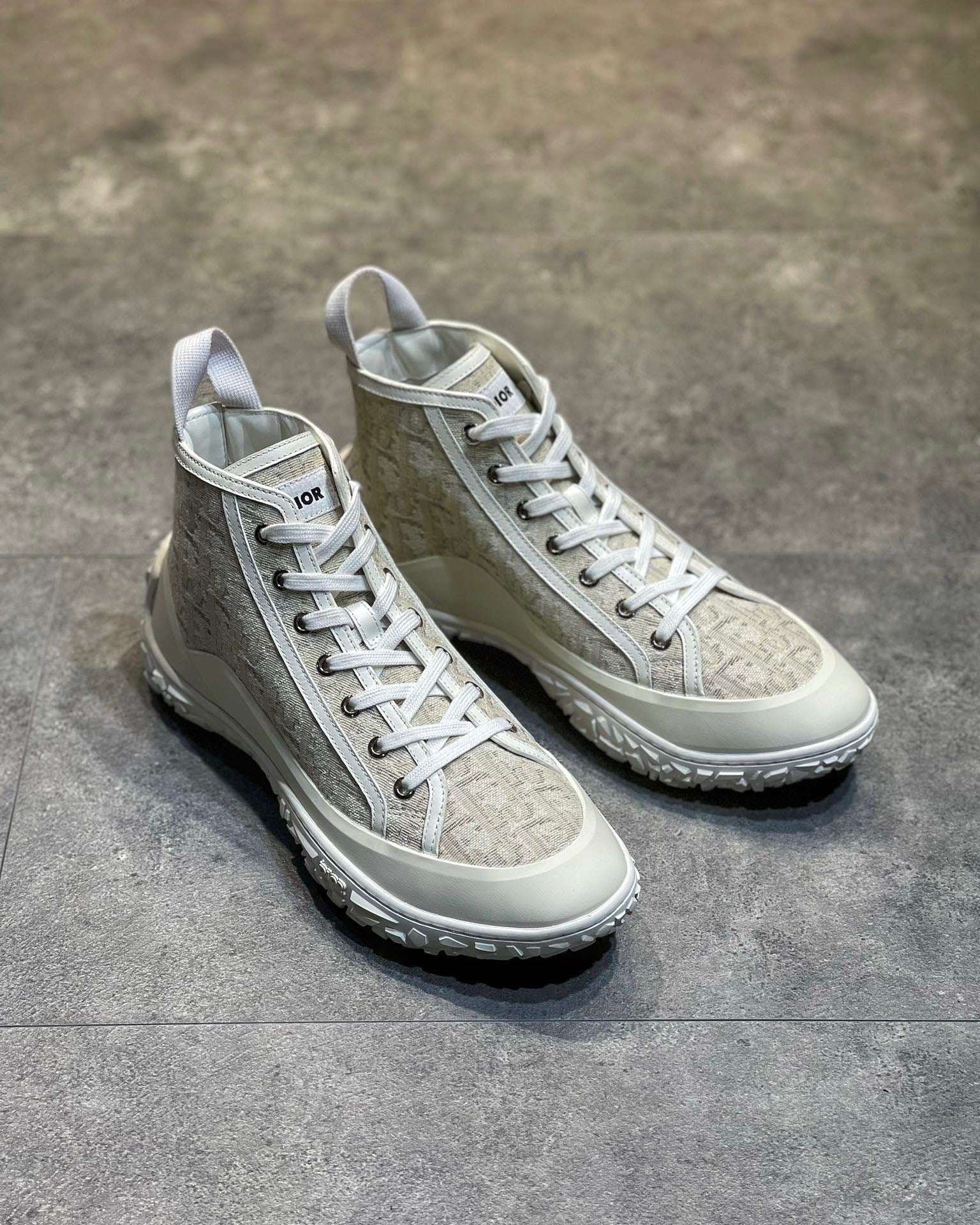 CD B28 SNEAKERS