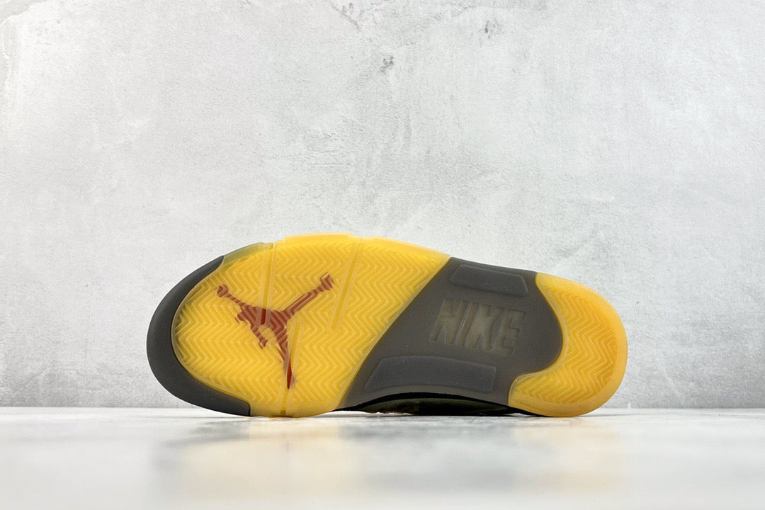 JORDAN X OFF WHIT 5 RETRO