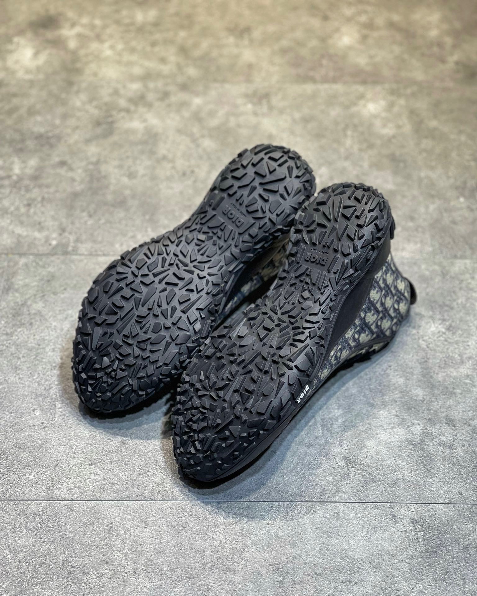 CD B28 SNEAKERS