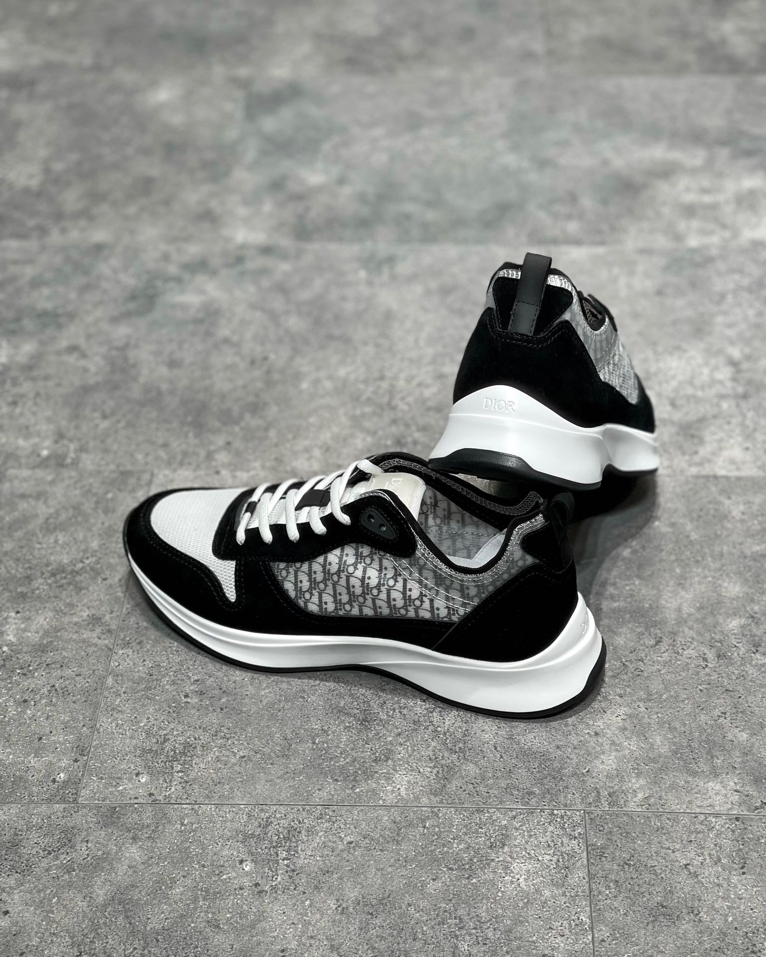 CD B25 SNEAKERS