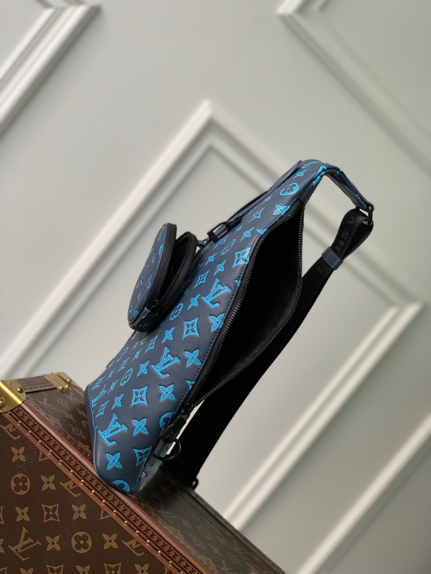 LOU DUO SLING BAG