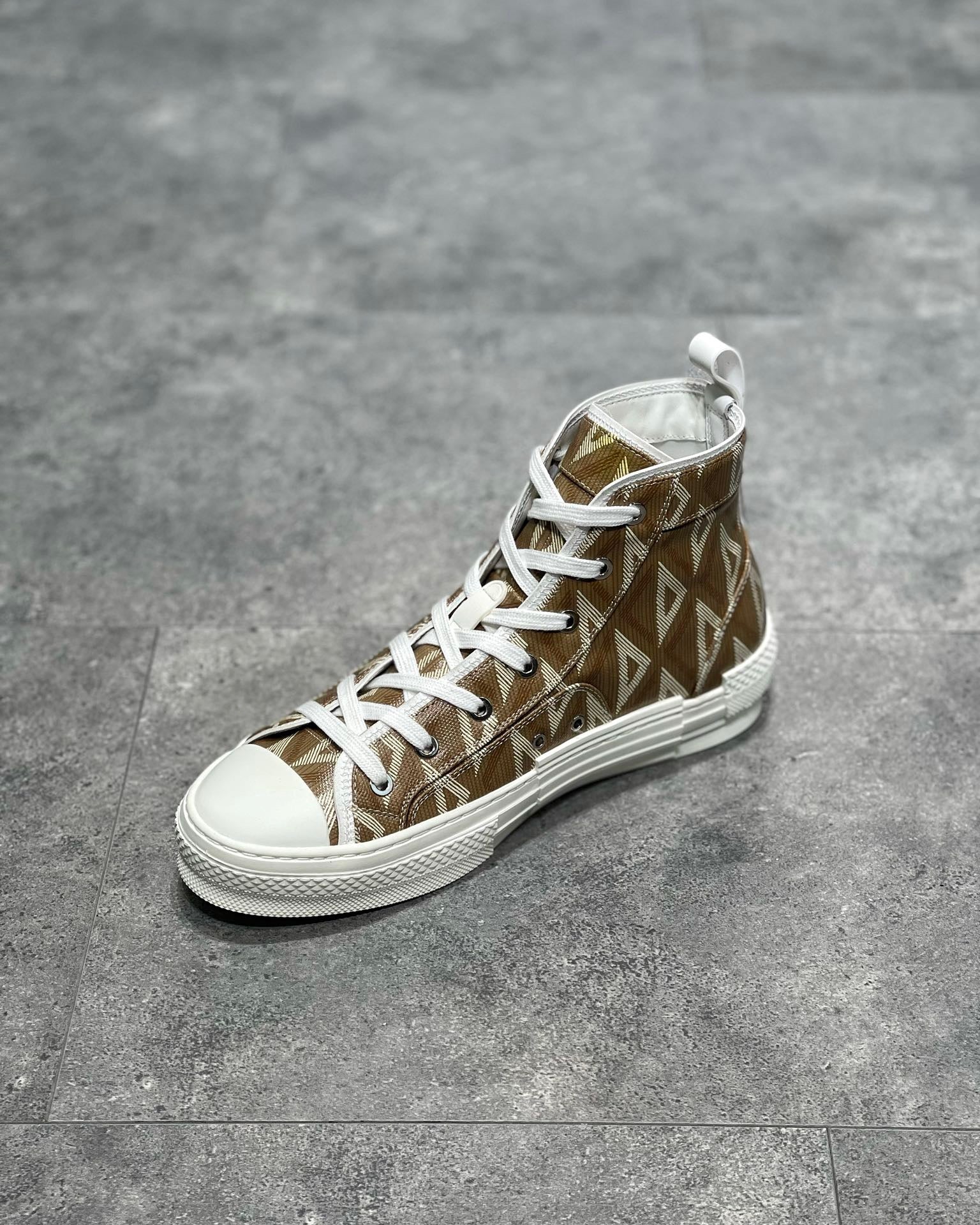 CD B23 SNEAKERS
