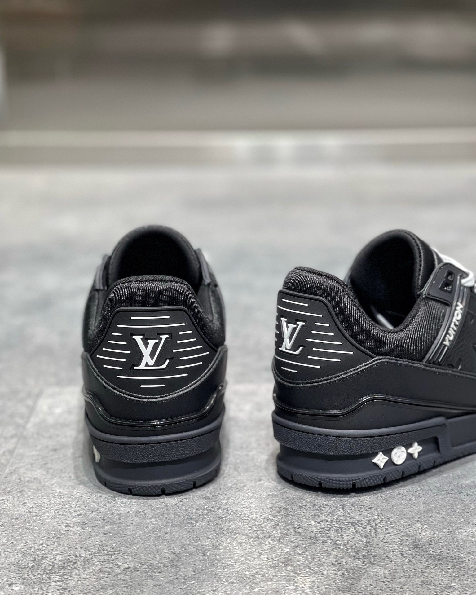 LOU TRAINERS