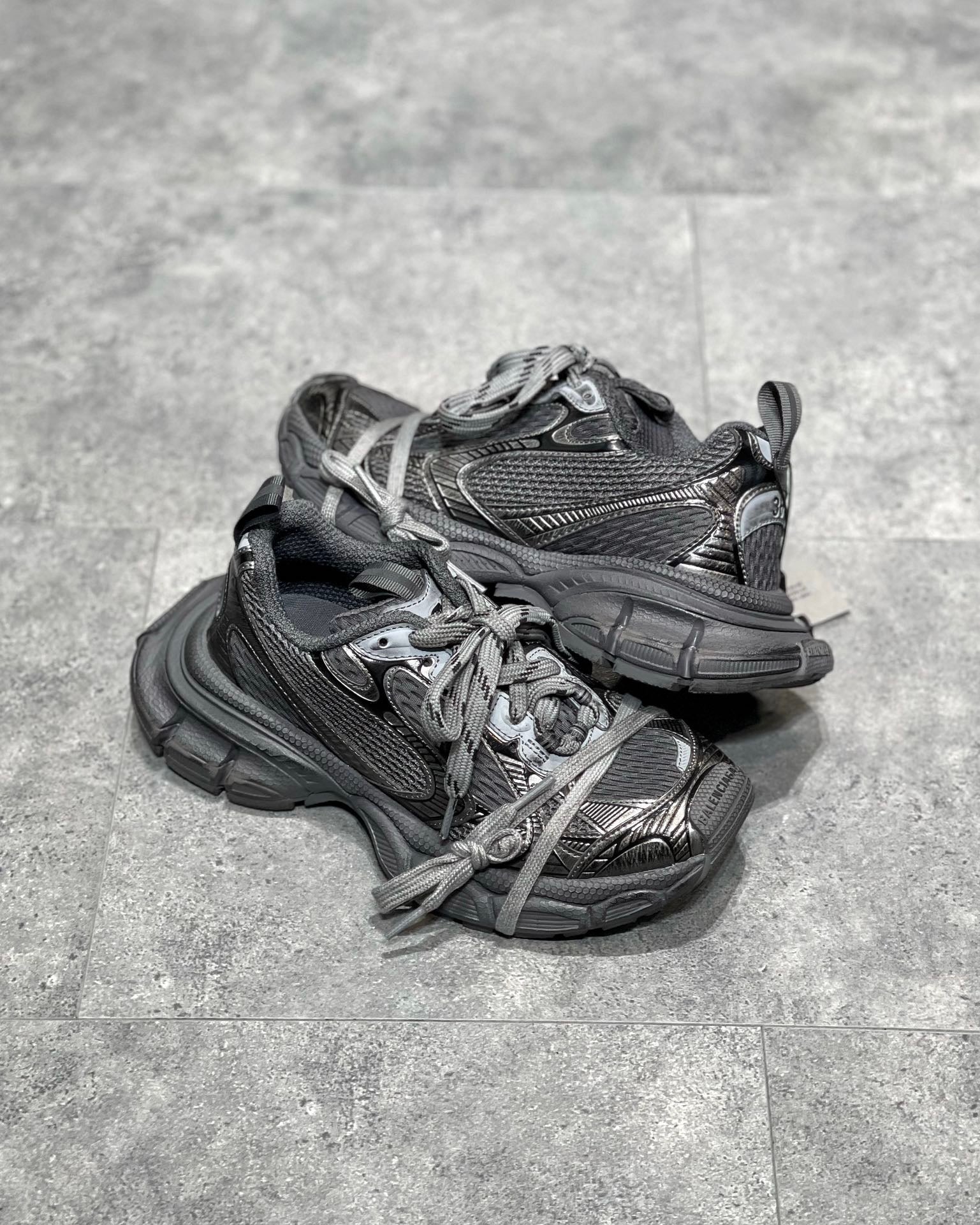 BAL 3XL TRAINERS