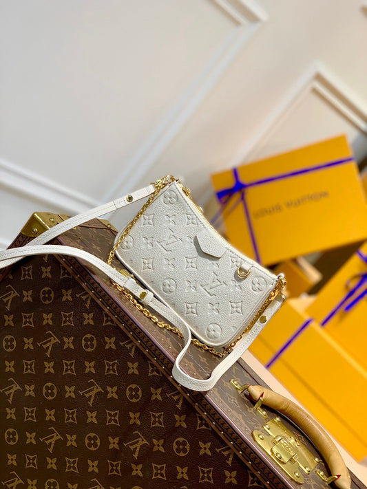 LOU EASY POUCH ON STRAP