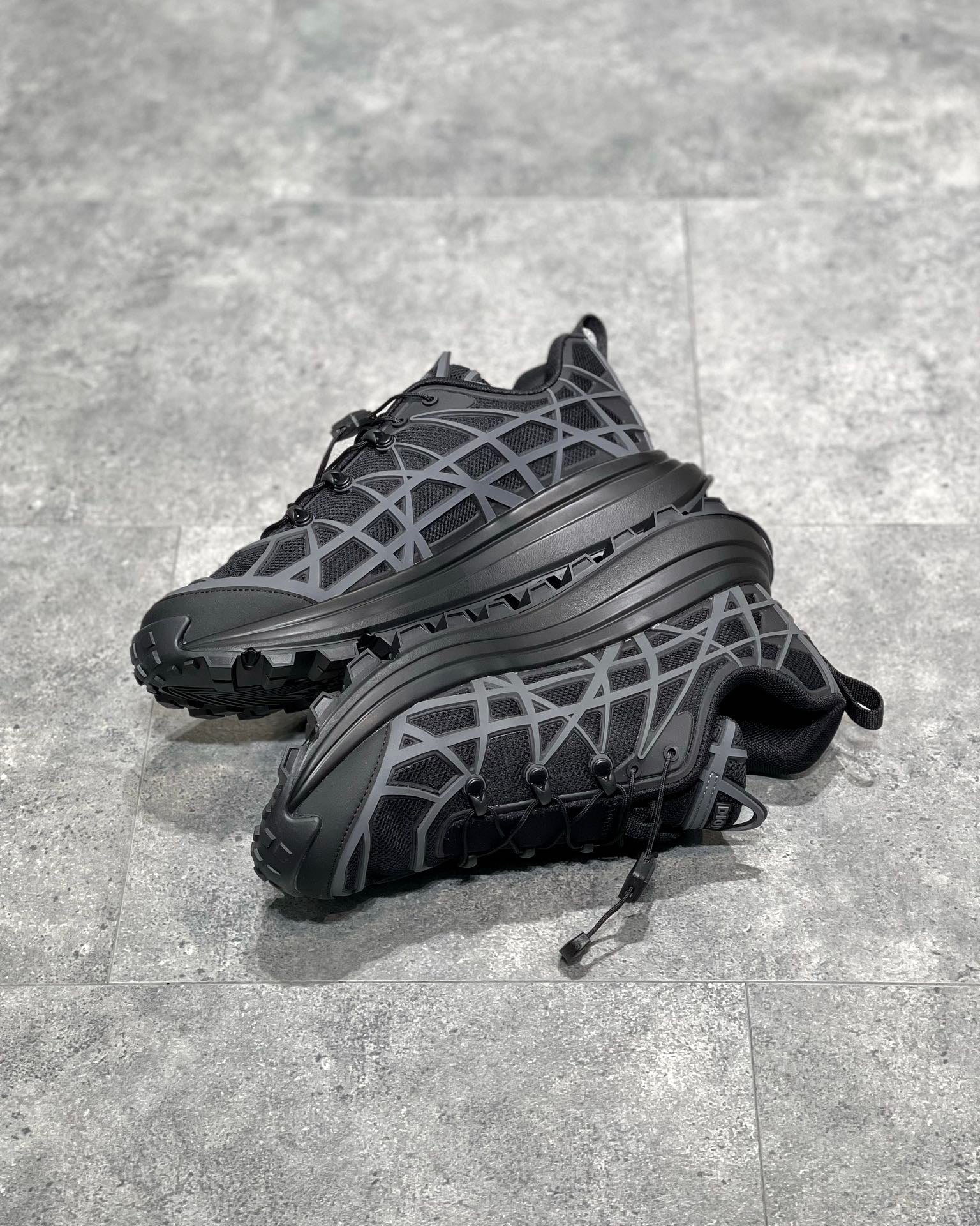 CD B31 TRAINERS