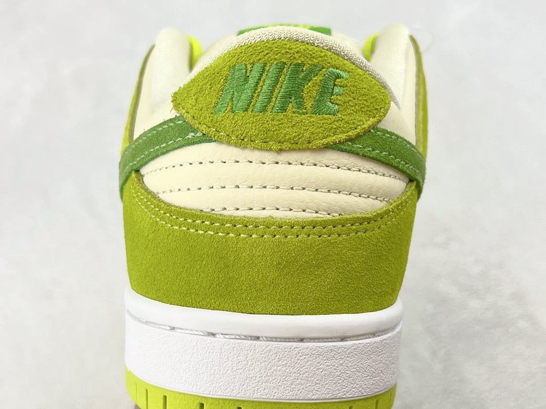 DUNK LOW GREEN APPLE
