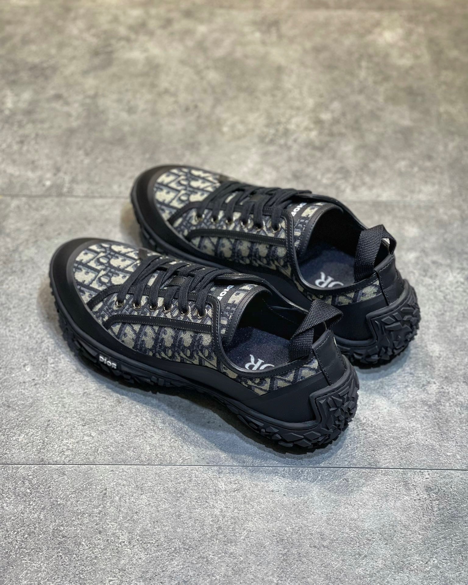 CD B28 SNEAKERS