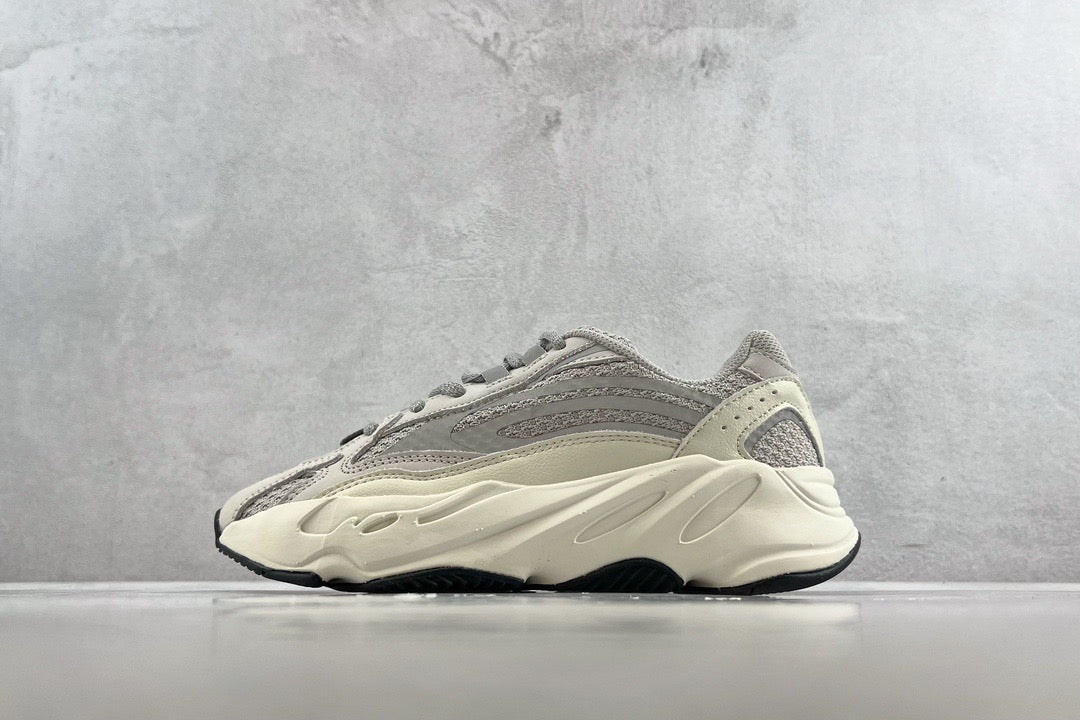 YEEZY BOOST 700