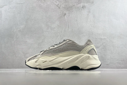 YEEZY BOOST 700