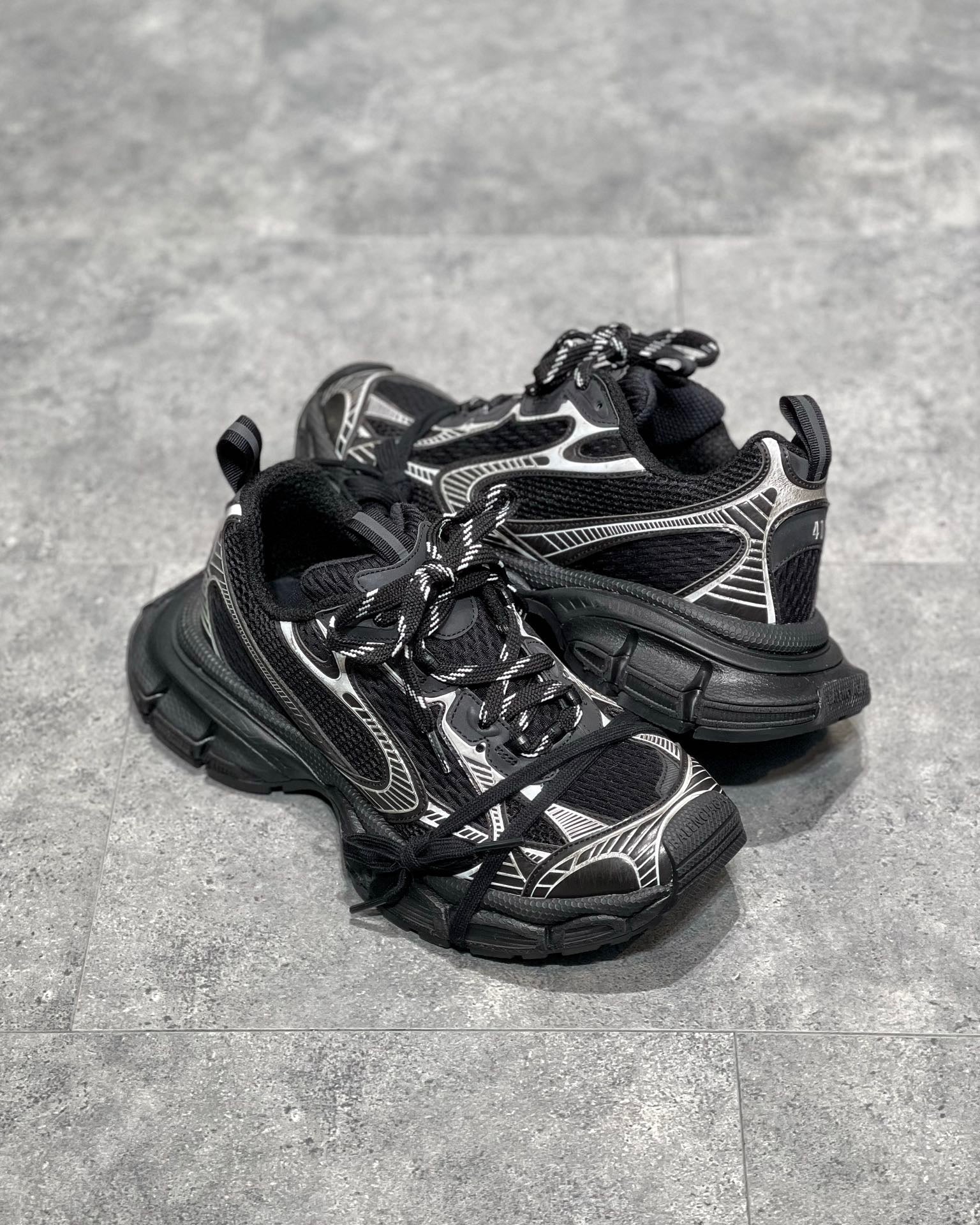 BAL 3XL TRAINERS