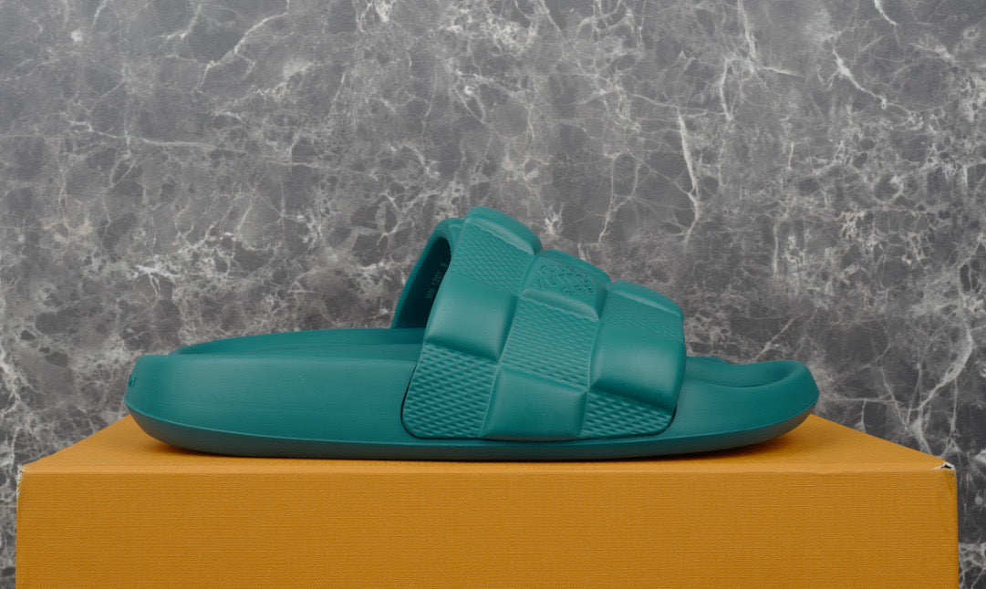 LOU WATERFRONT MULES