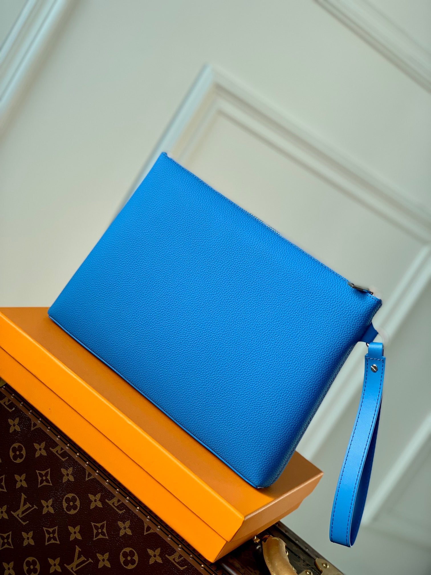LOU TAKEOFF POUCH