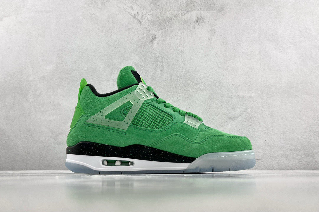 NIKE JORDAN 4