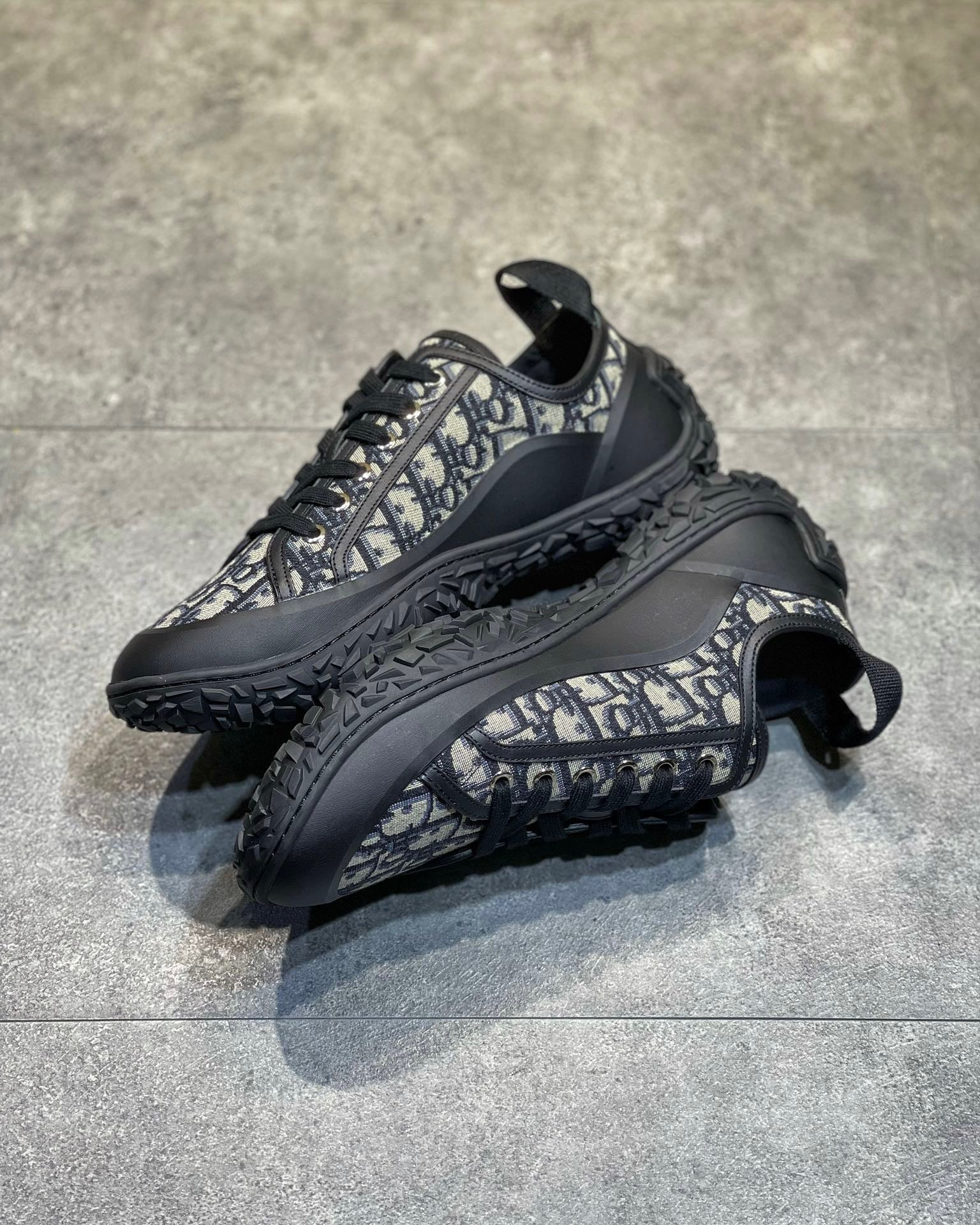 CD B28 SNEAKERS