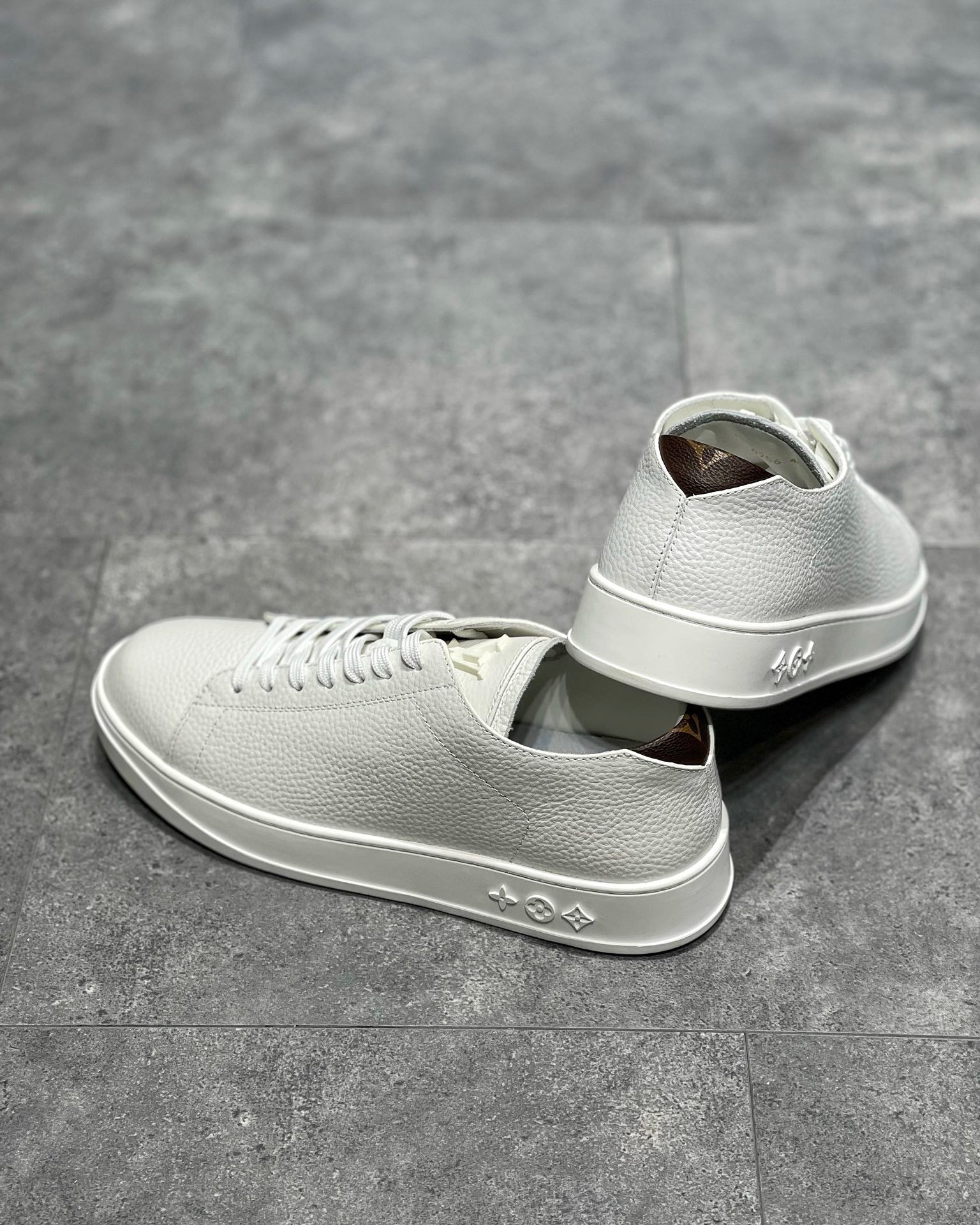 LOU RESORT TRAINERS