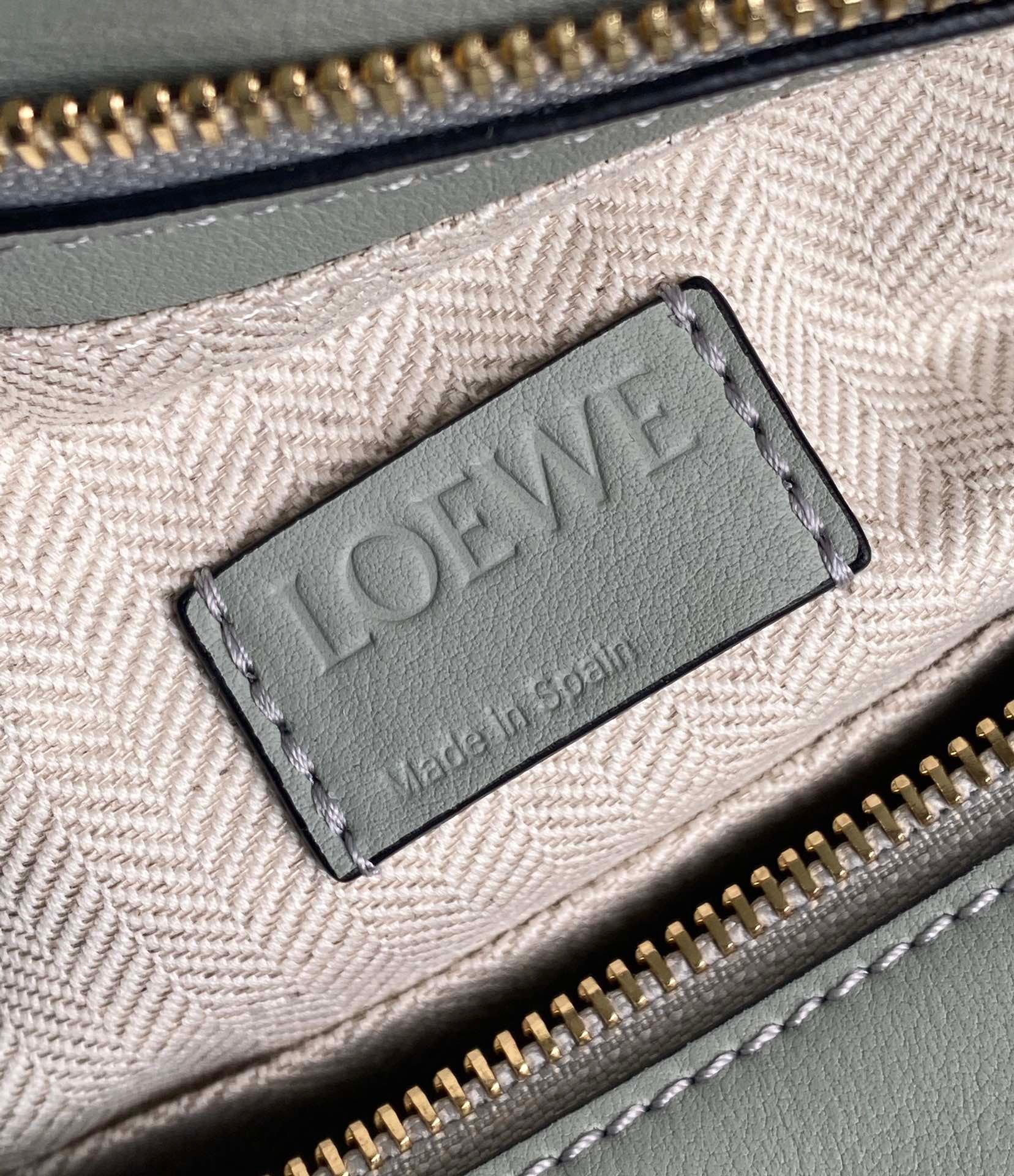LOEW PUZZLE HOBO BAG