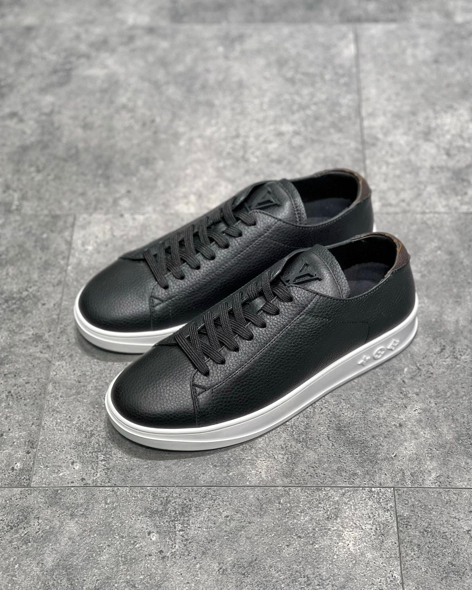 LOU RESORT TRAINERS