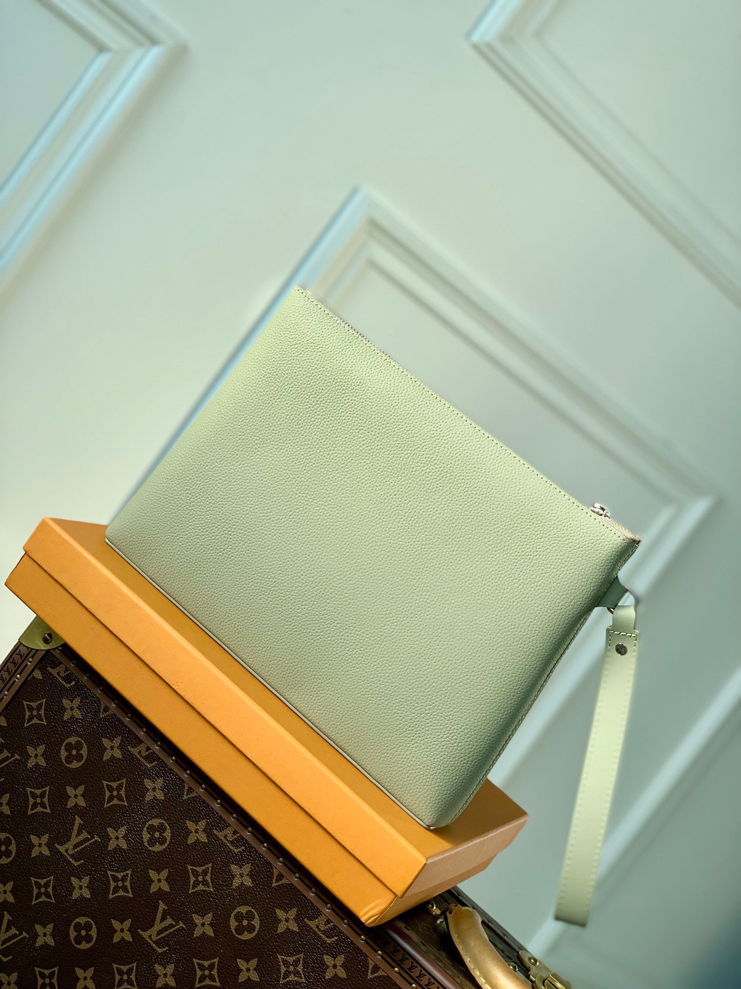 LOU TAKEOFF POUCH