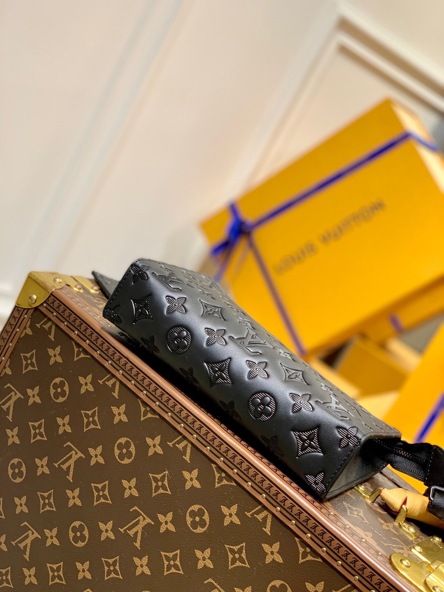 LOU GASTON WEARABLE WALLET