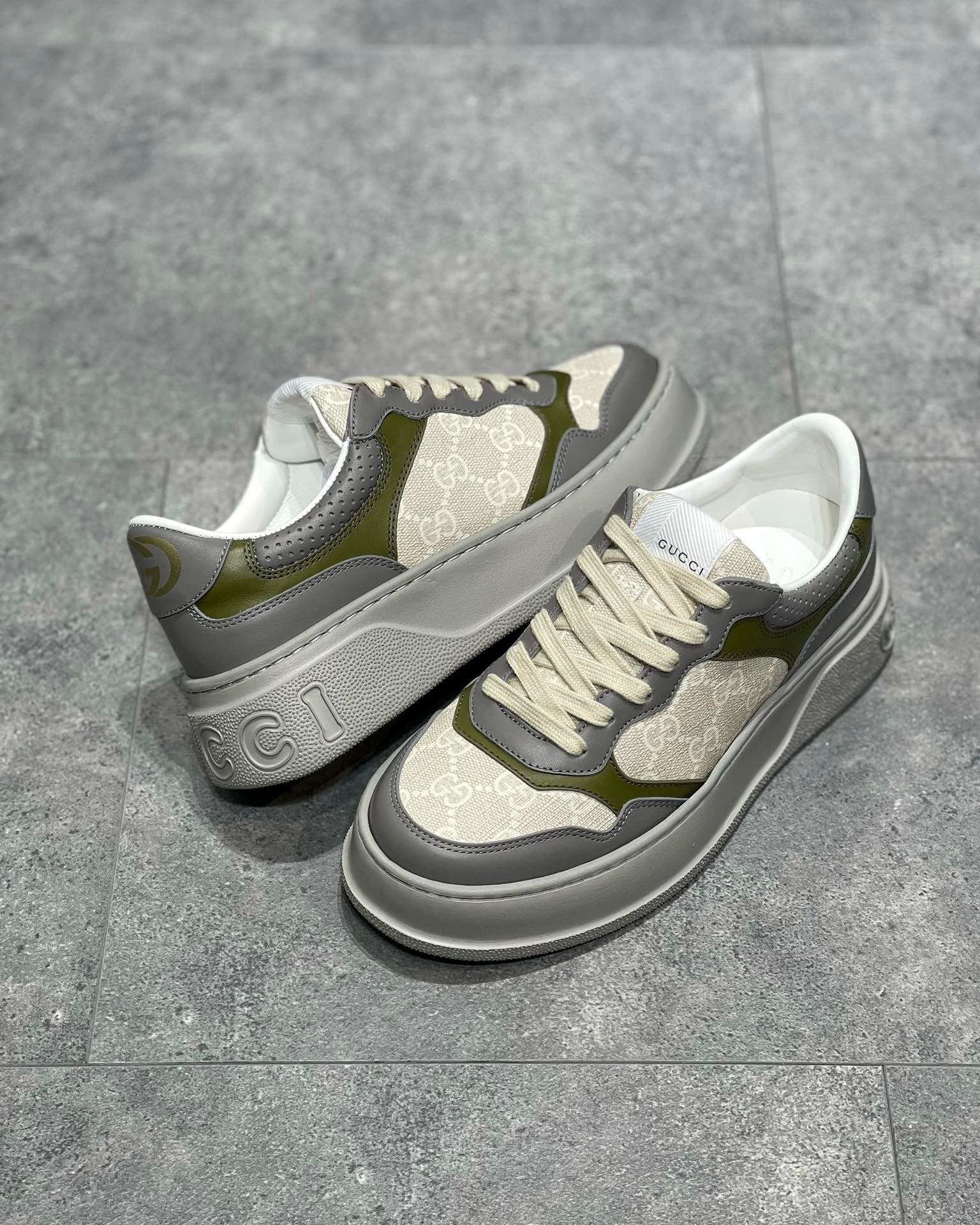 GG SNEAKER