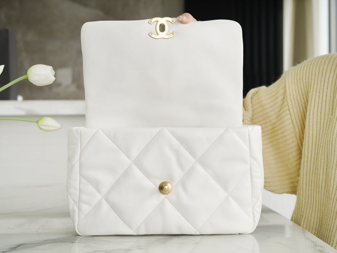 CC 19 LARGE HANDBAG