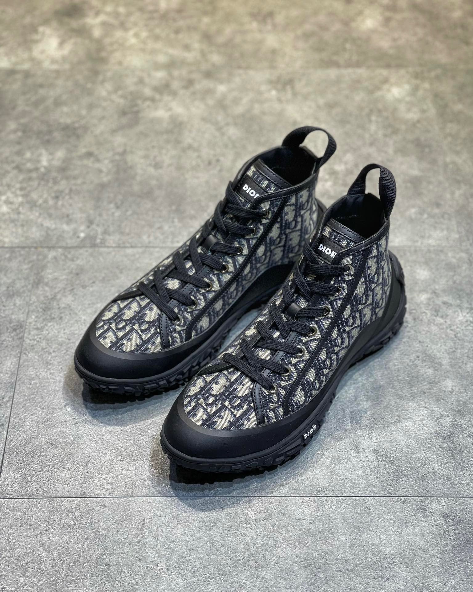 CD B28 SNEAKERS