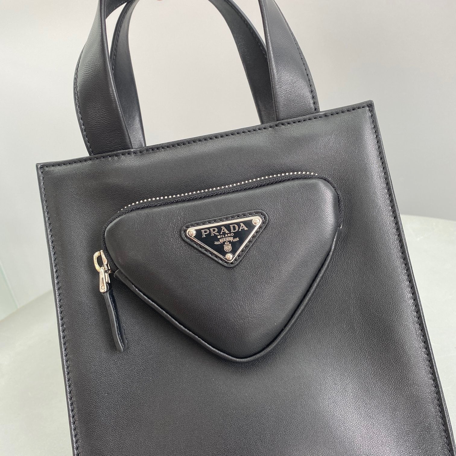 PD NAPPA LEATHER TOTE BAG