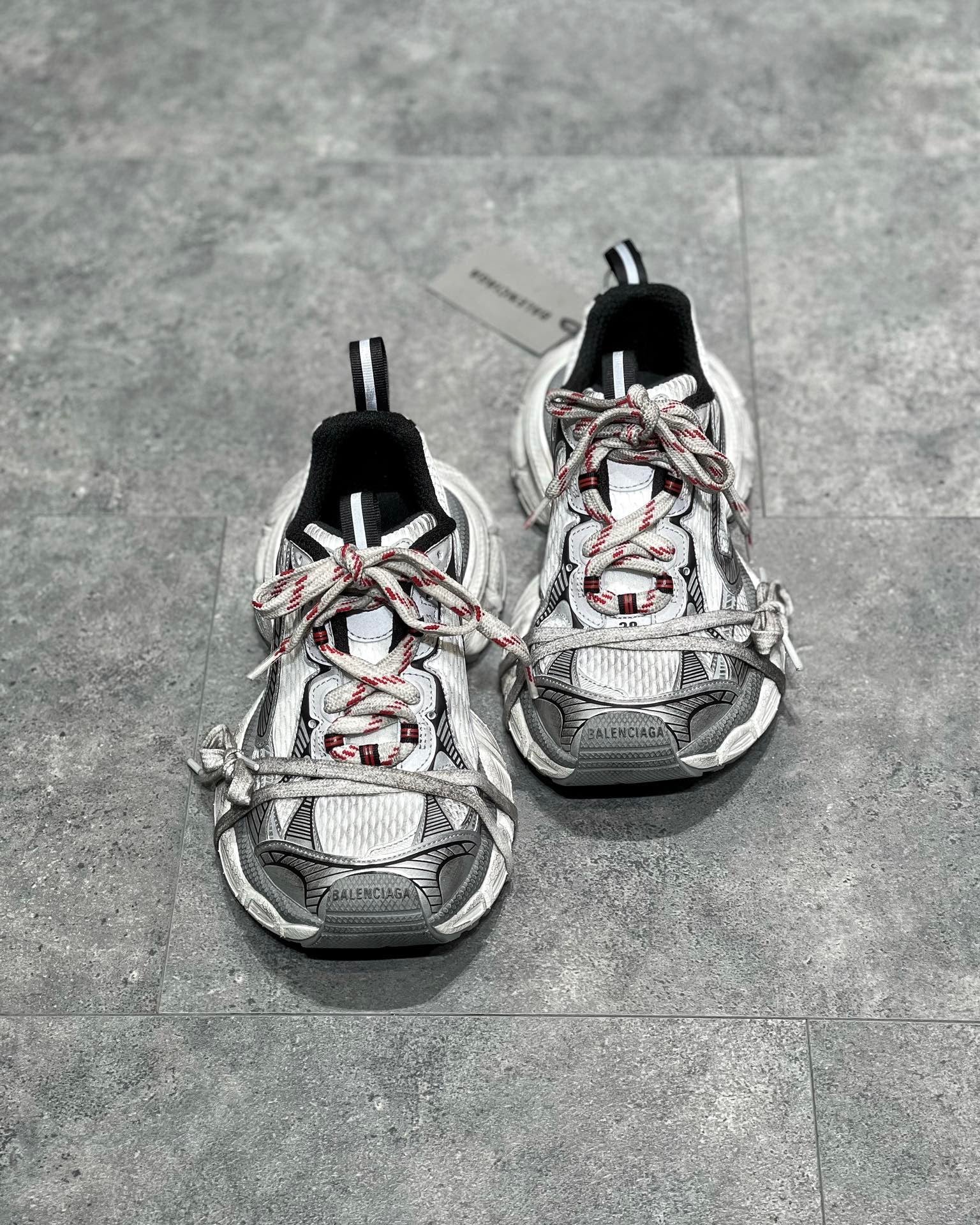 BAL 3XL TRAINERS