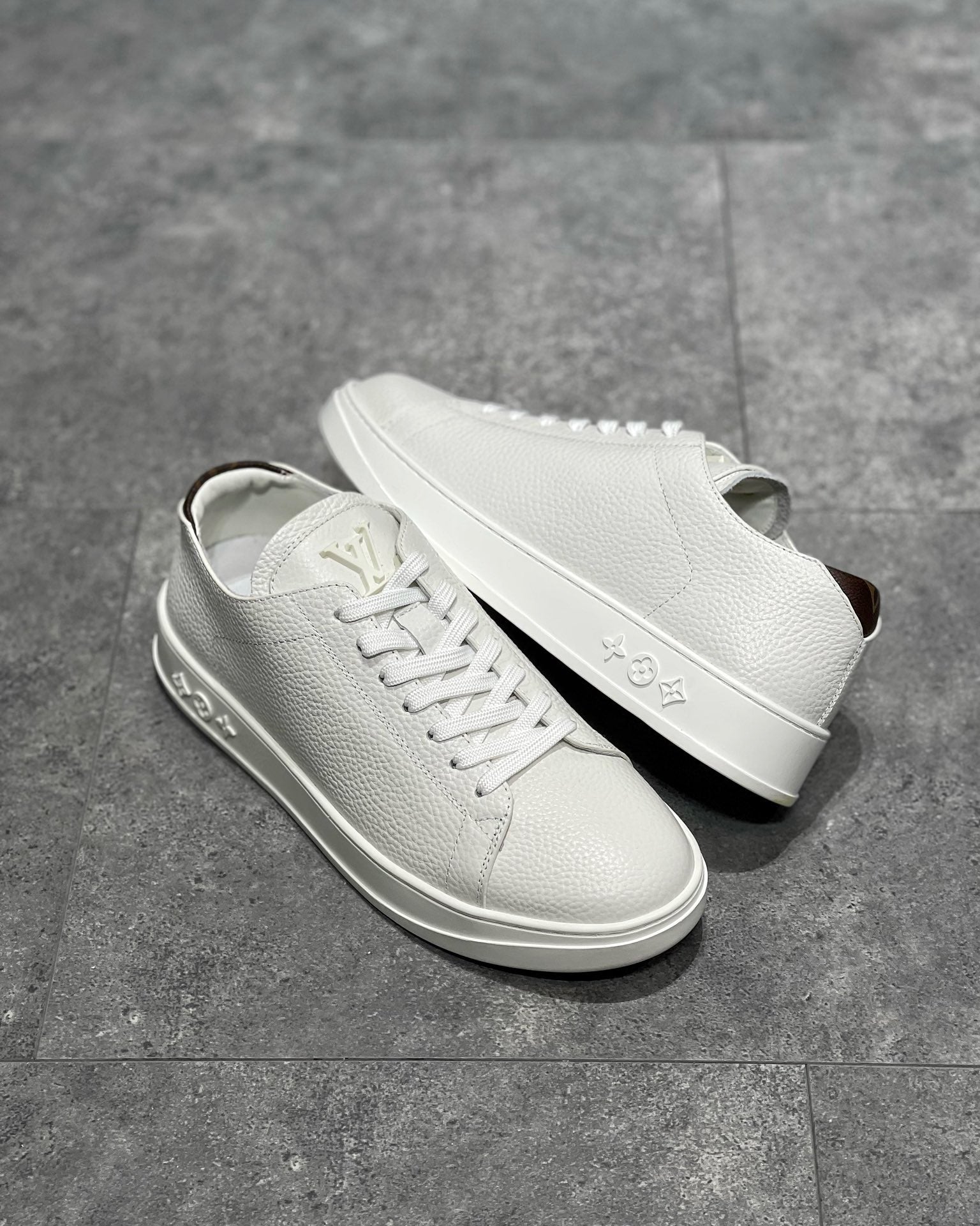 LOU RESORT TRAINERS