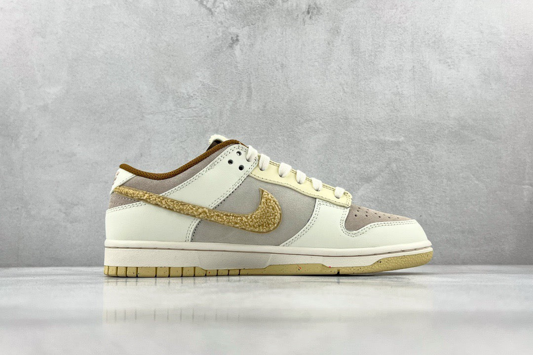 DUNK LOW YEAR OF THE RABBIT