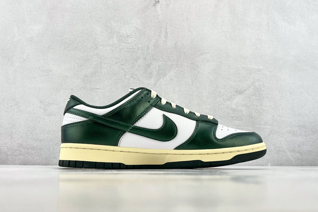DUNK LOW VINTAGE GREEN