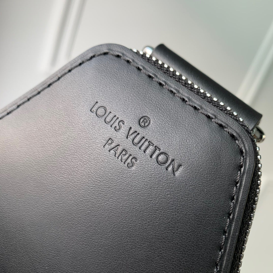 LOU AVENUE SLINGBAG