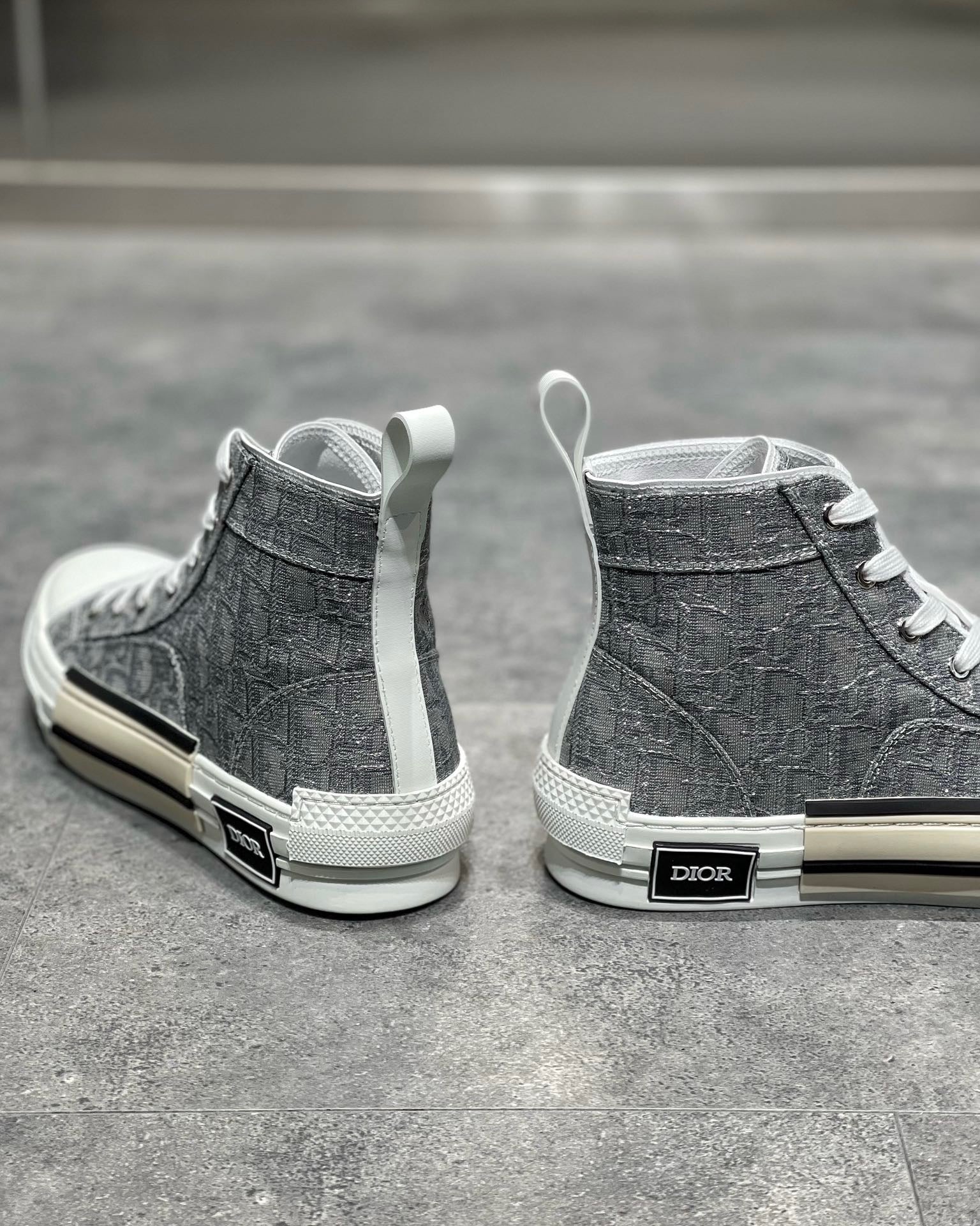 CD B23 SNEAKERS