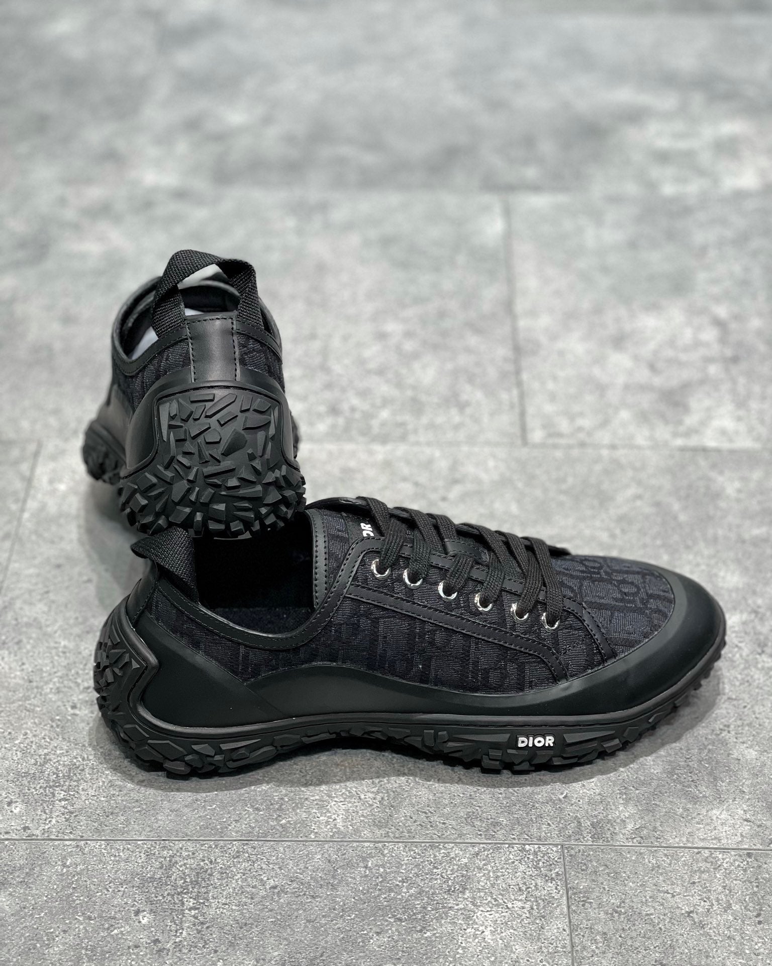 CD B28 SNEAKERS