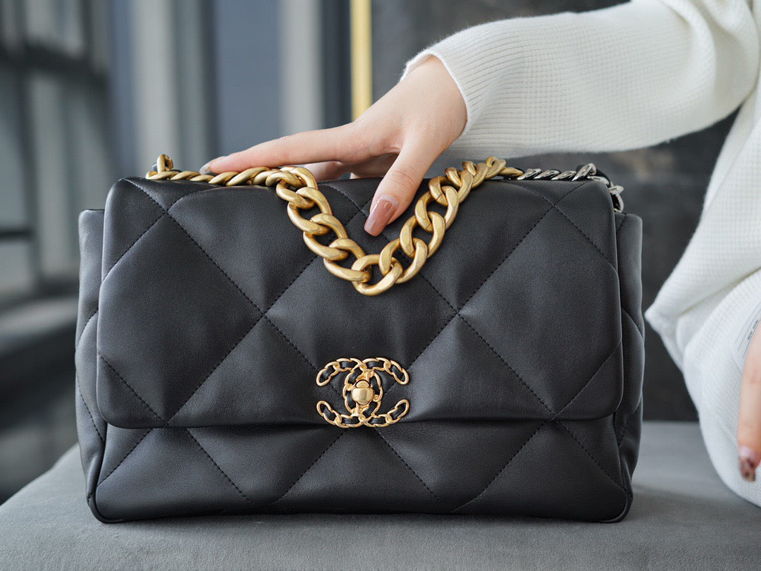 CC 19 LARGE HANDBAG