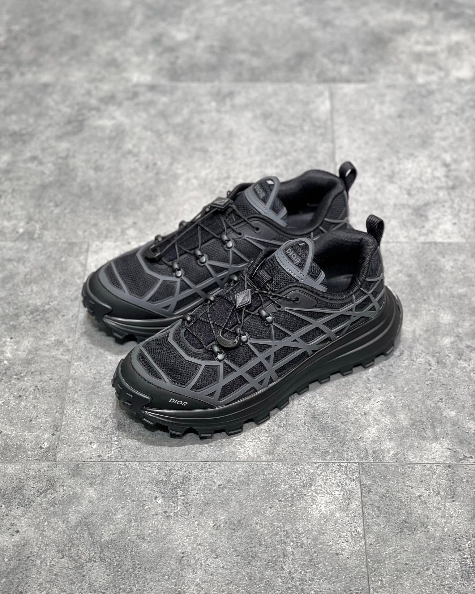 CD B31 TRAINERS