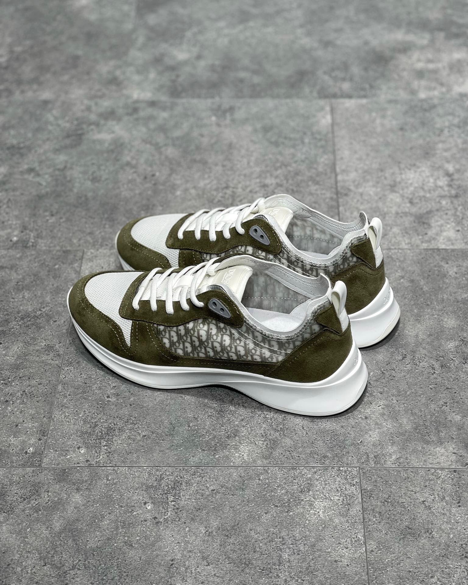 CD B25 SNEAKERS