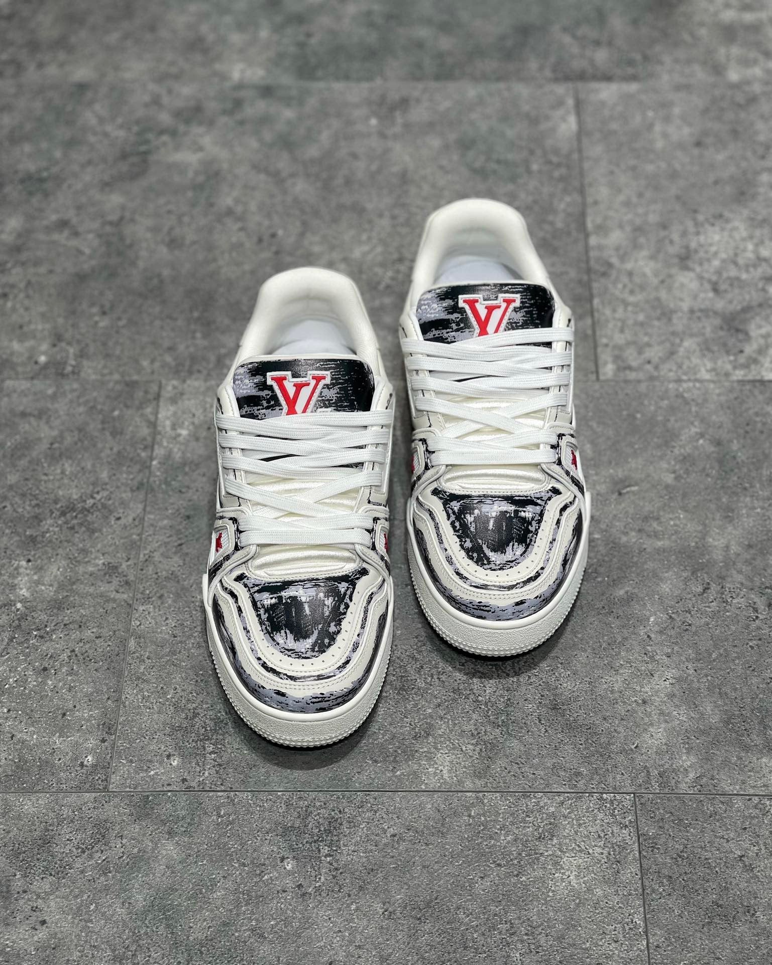 LOU TRAINERS