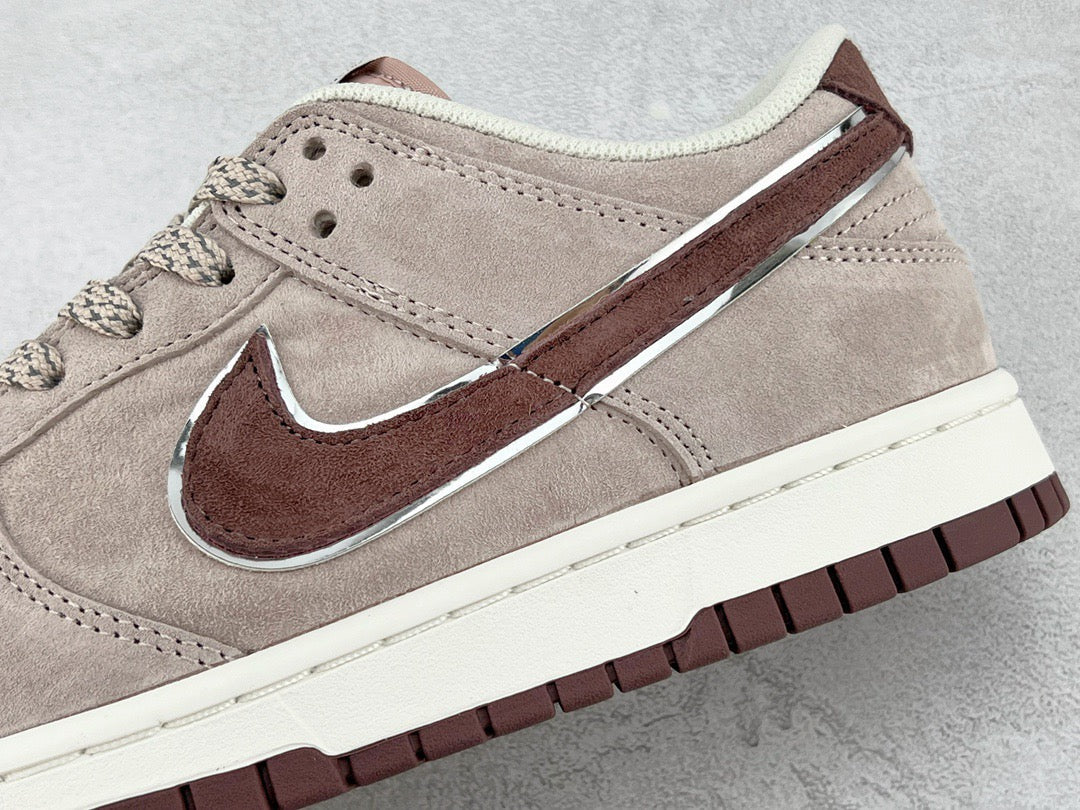 DUNK LOW x OTOMO KATUSHIRO